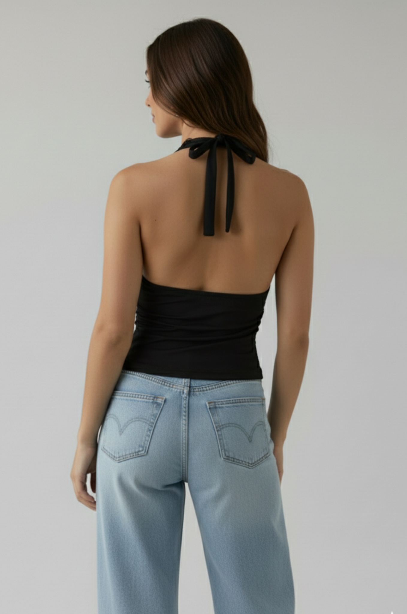 Kant halter crop top – open rug