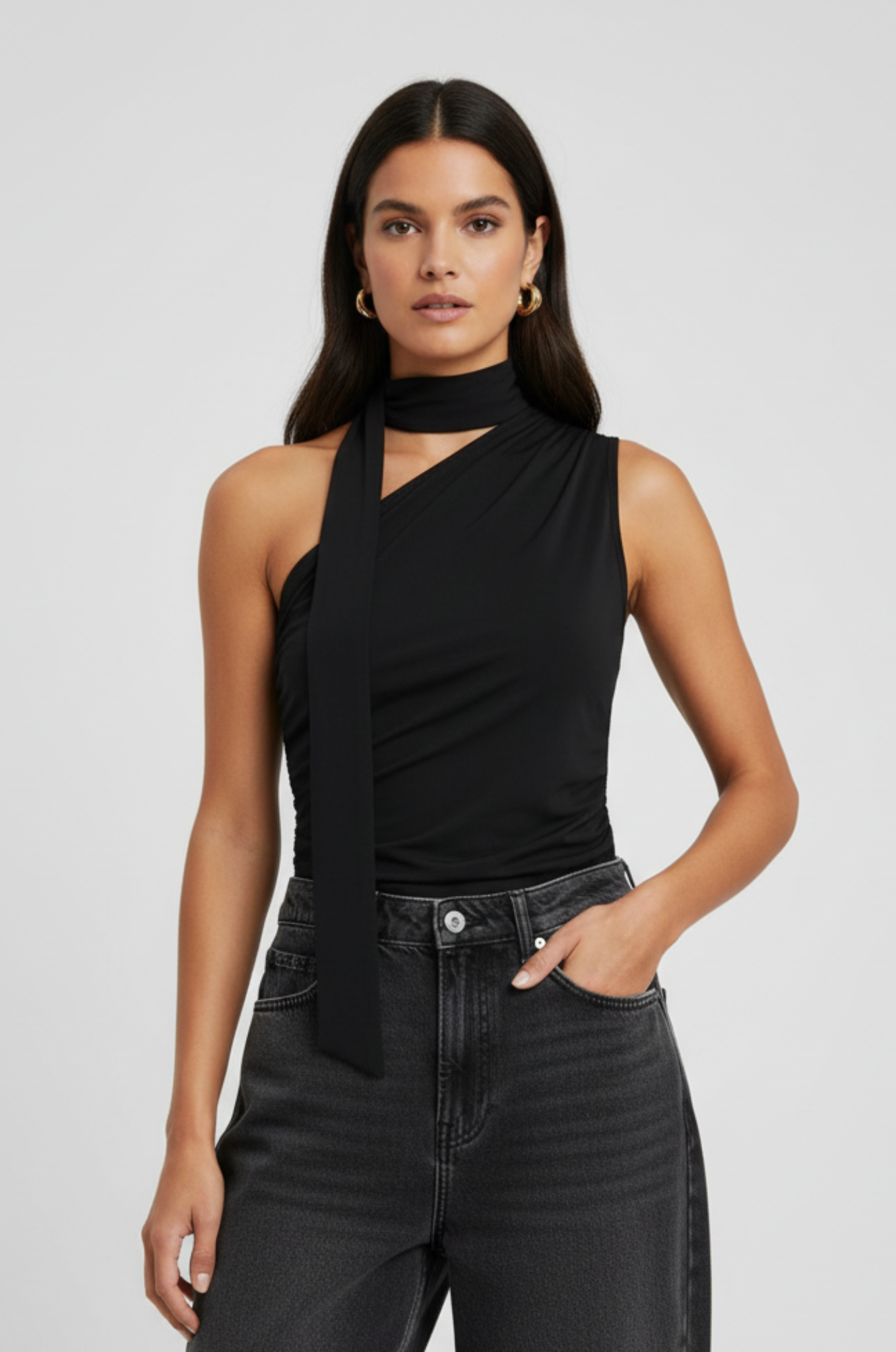 Halter one-shoulder crop top – open rug