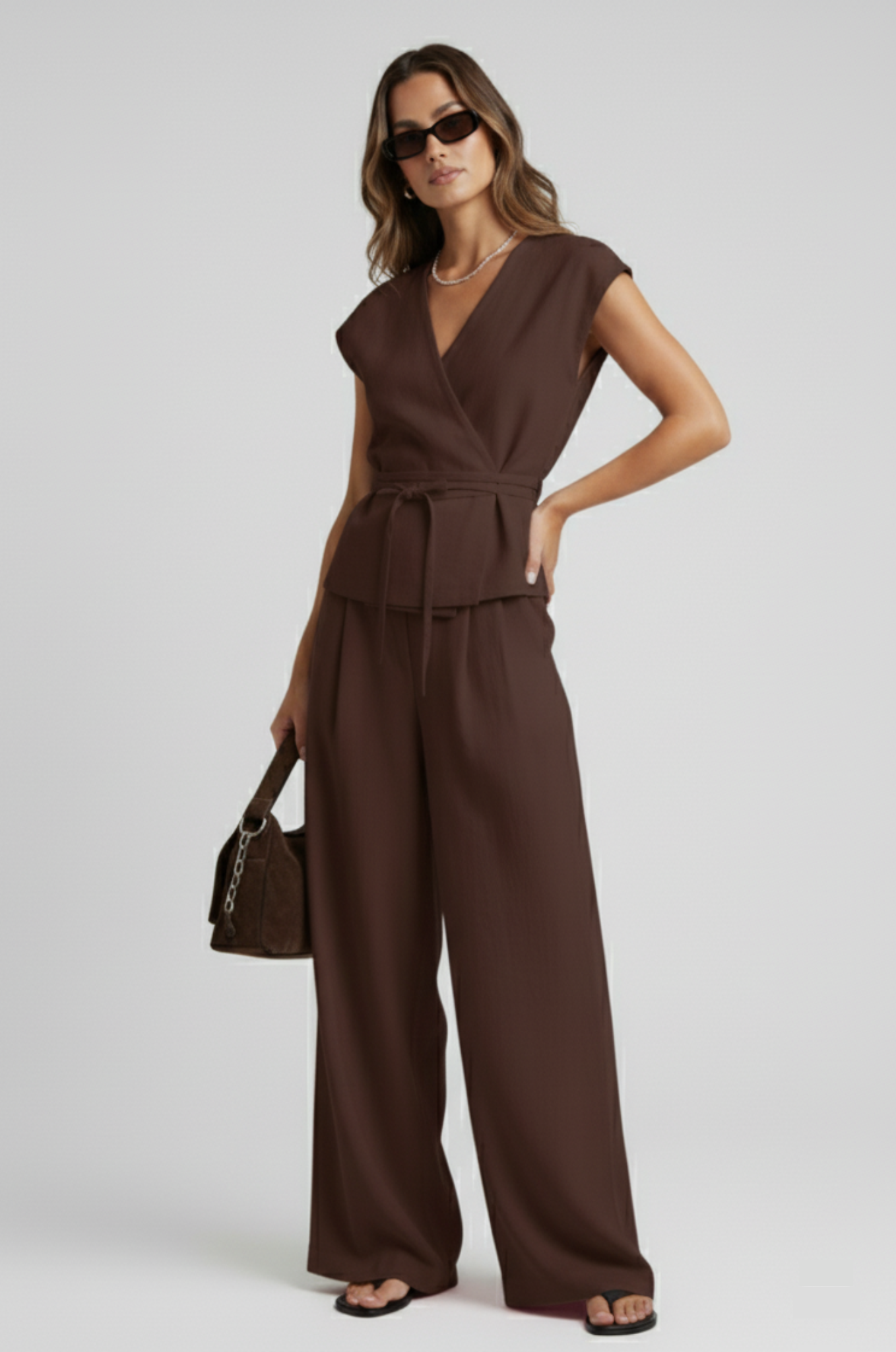 Mouwloos pak – V-hals & tailored