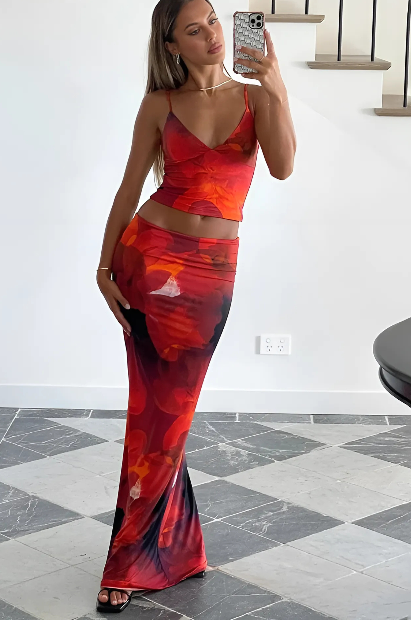 Tie-dye set – V-hals top & maxi-rok